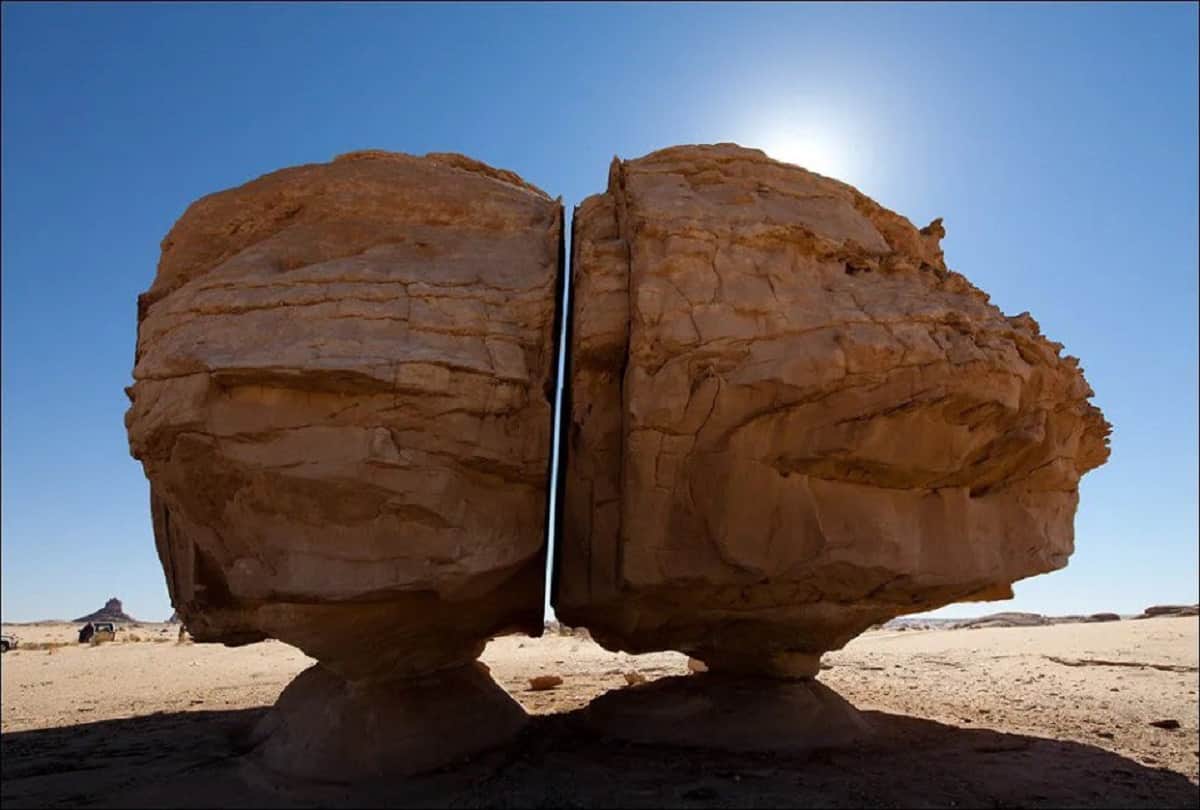 saudi arabia alien al naslaa rock split perfectly sparks to laser know what is the mystery behind it