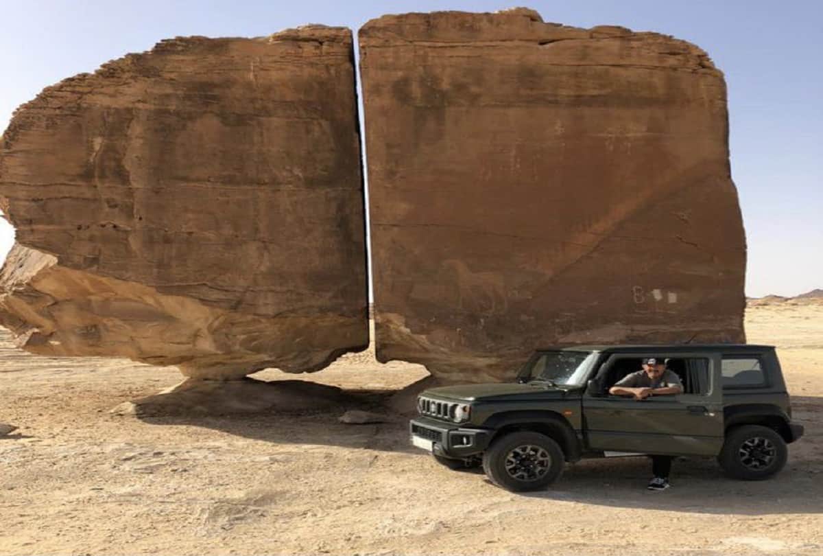 saudi arabia alien al naslaa rock split perfectly sparks to laser know what is the mystery behind it