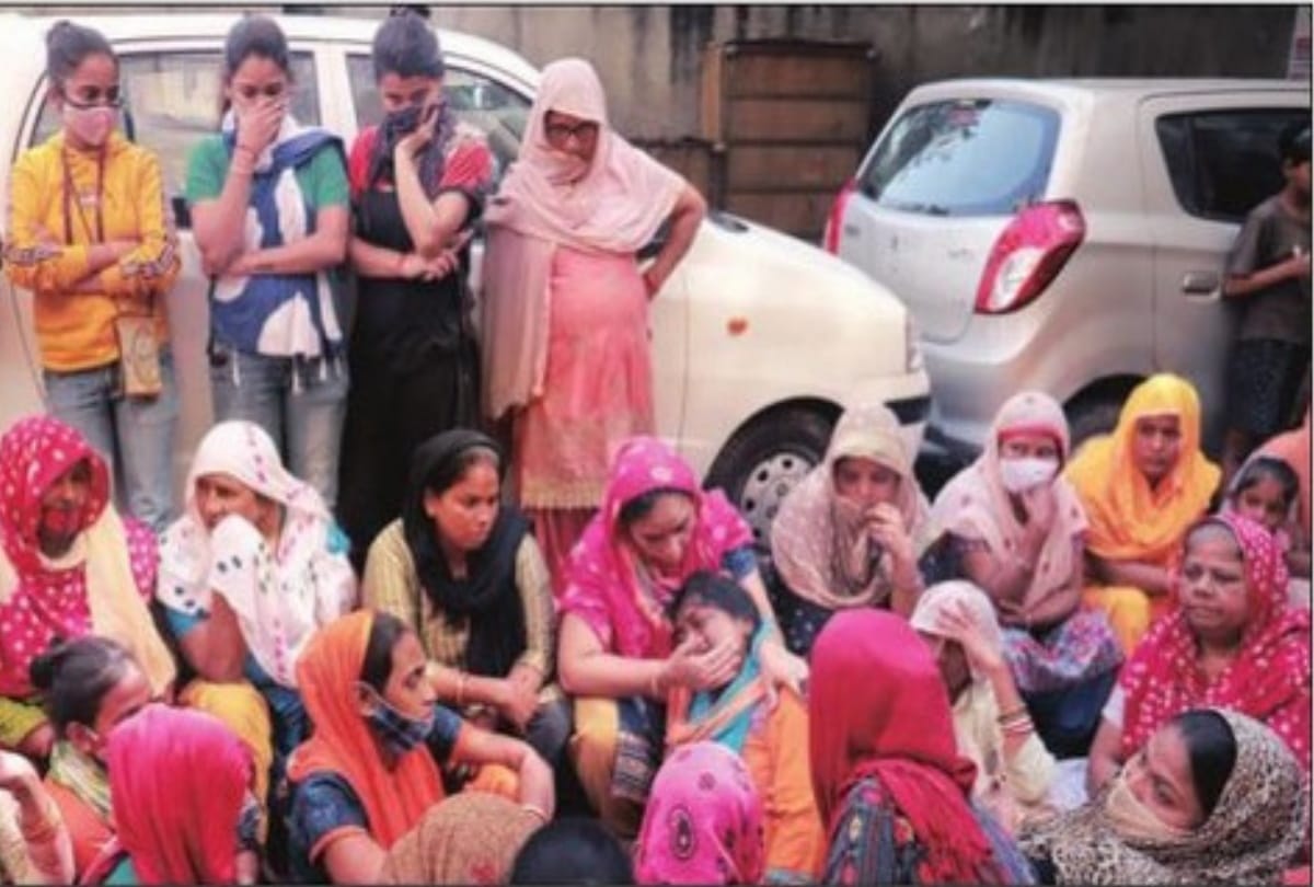 Delhi seemapuri fire 4 deaths next month family had elder son wedding all happiness turn into sadness