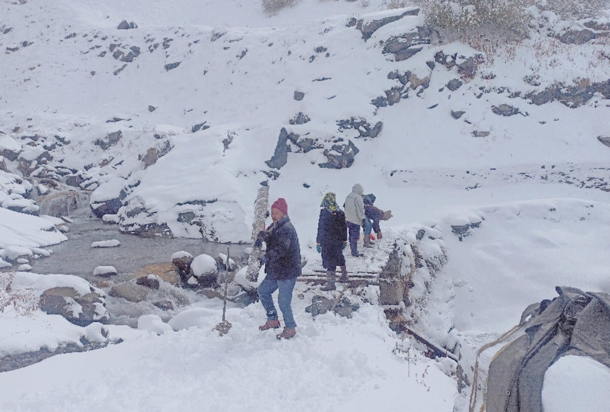 himachal Weather update: Snowfall in Himachal's Lahaul, hailstorm  with rain in Shimla, maximum temperature dropped