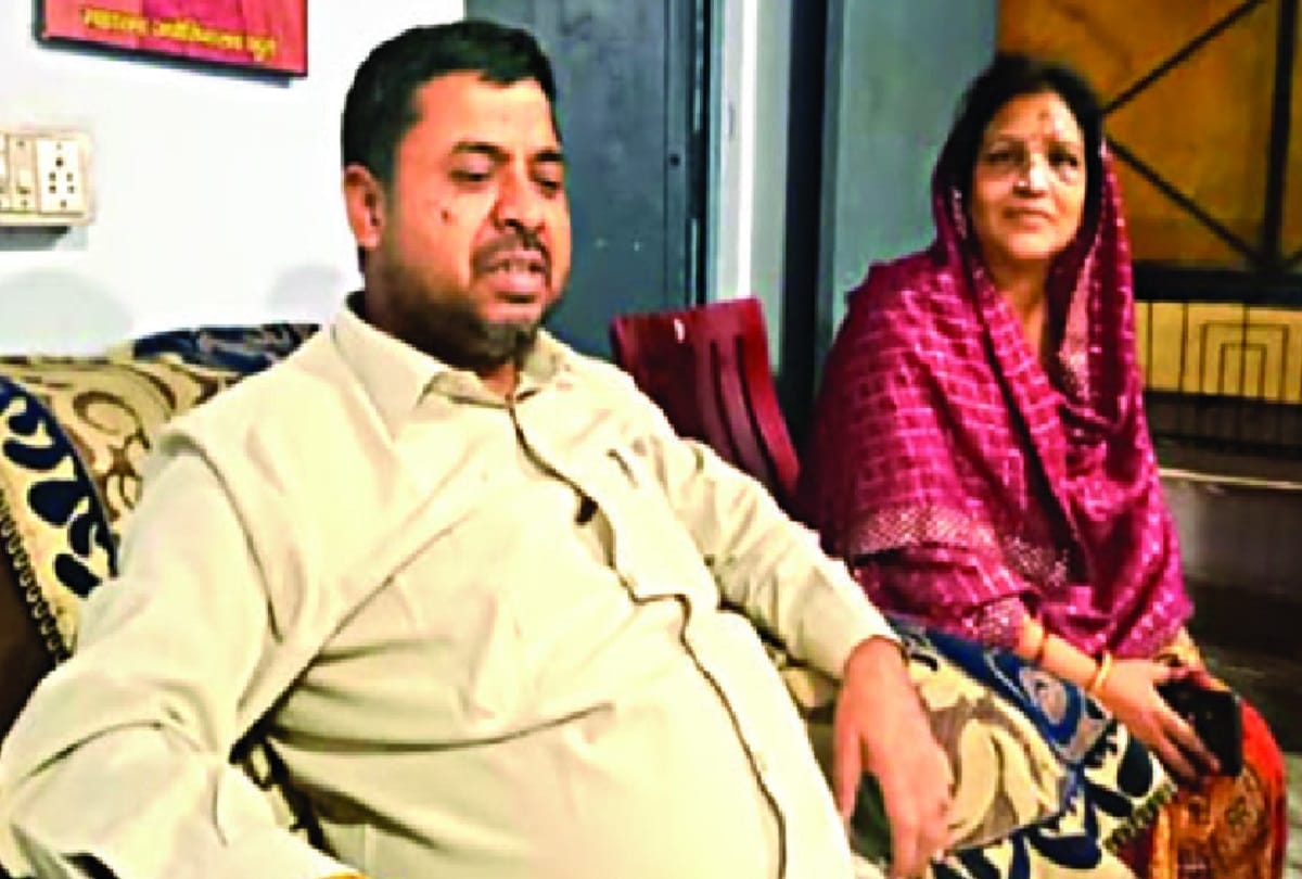Agra: ex MLA and wife injured after falling in open drain in front of house