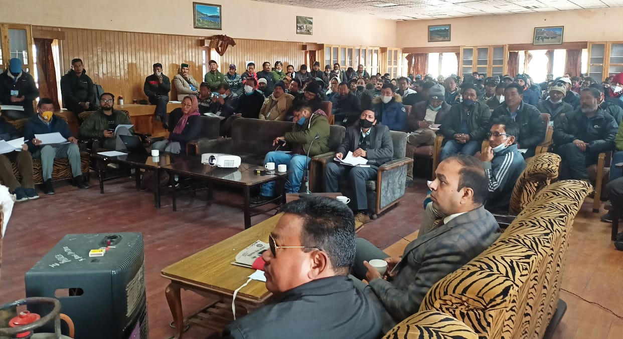 29 poling parties reached for voting in poling station