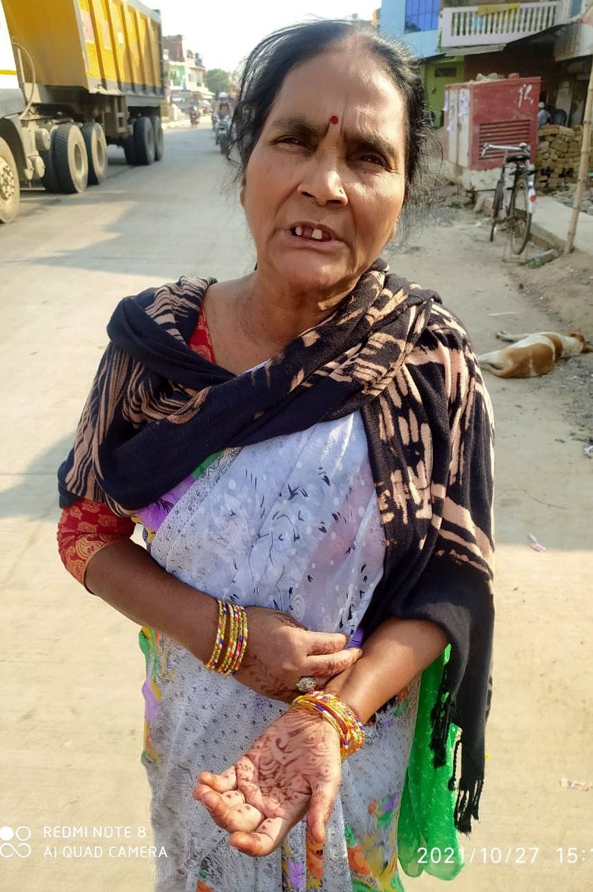Asha's scuffle of jewelry and money, incident in broad day market, police is investigating