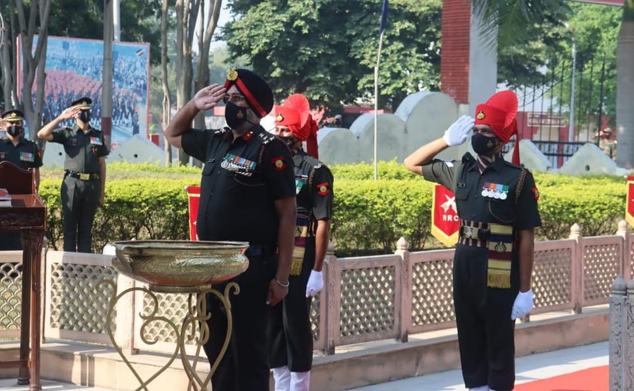 Salute to brave sons on Infantry Day