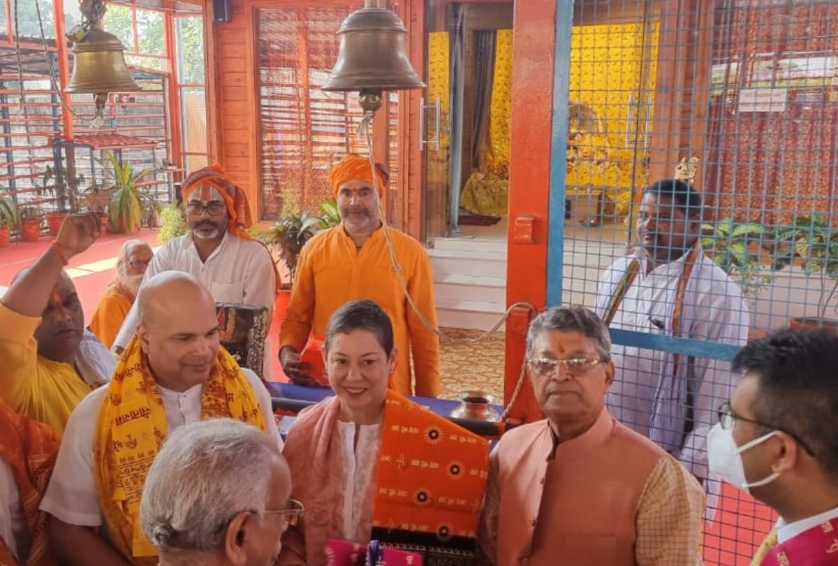 Srilanka representative visits Ayodhya.