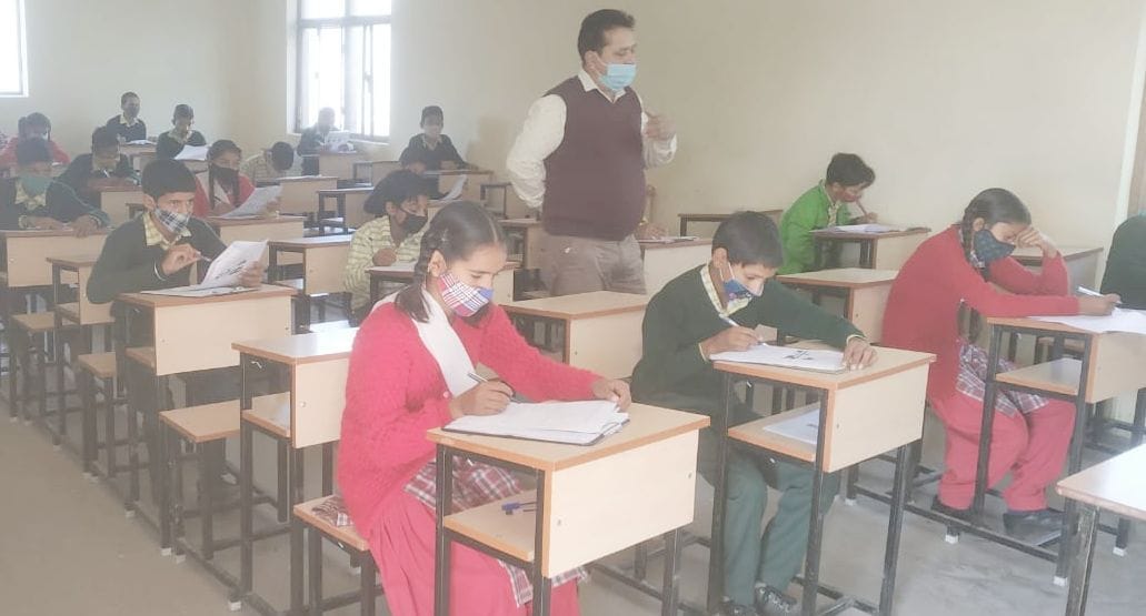 Arrangement of corona guidelines checked in schools