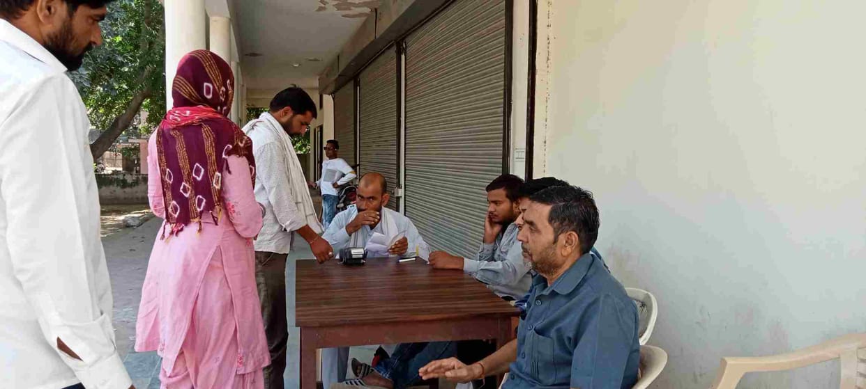 After token, manure was distributed in CT police station