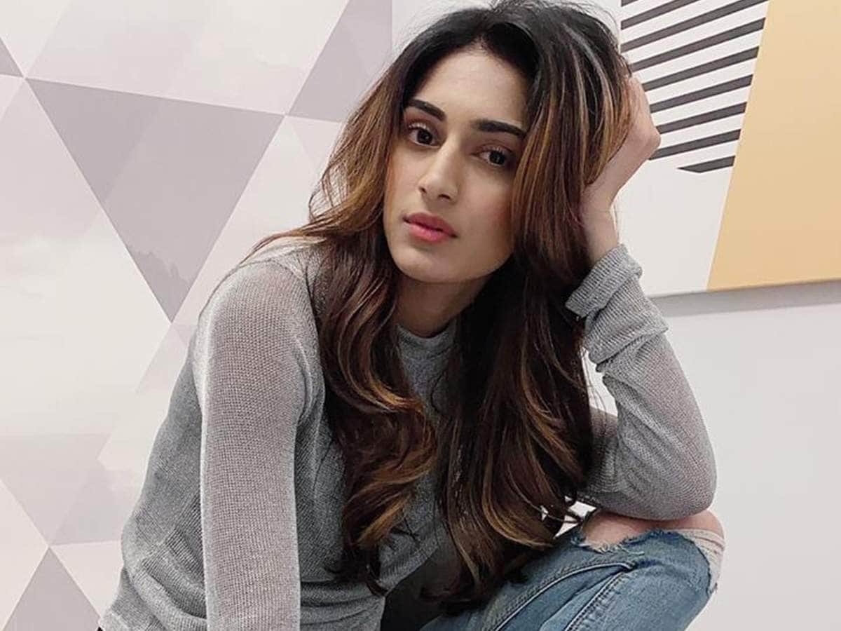 Erica Fernandes Quits 'Kuch Rang Pyaar Ke Aise Bhi', Says Her Character Was weak and confused