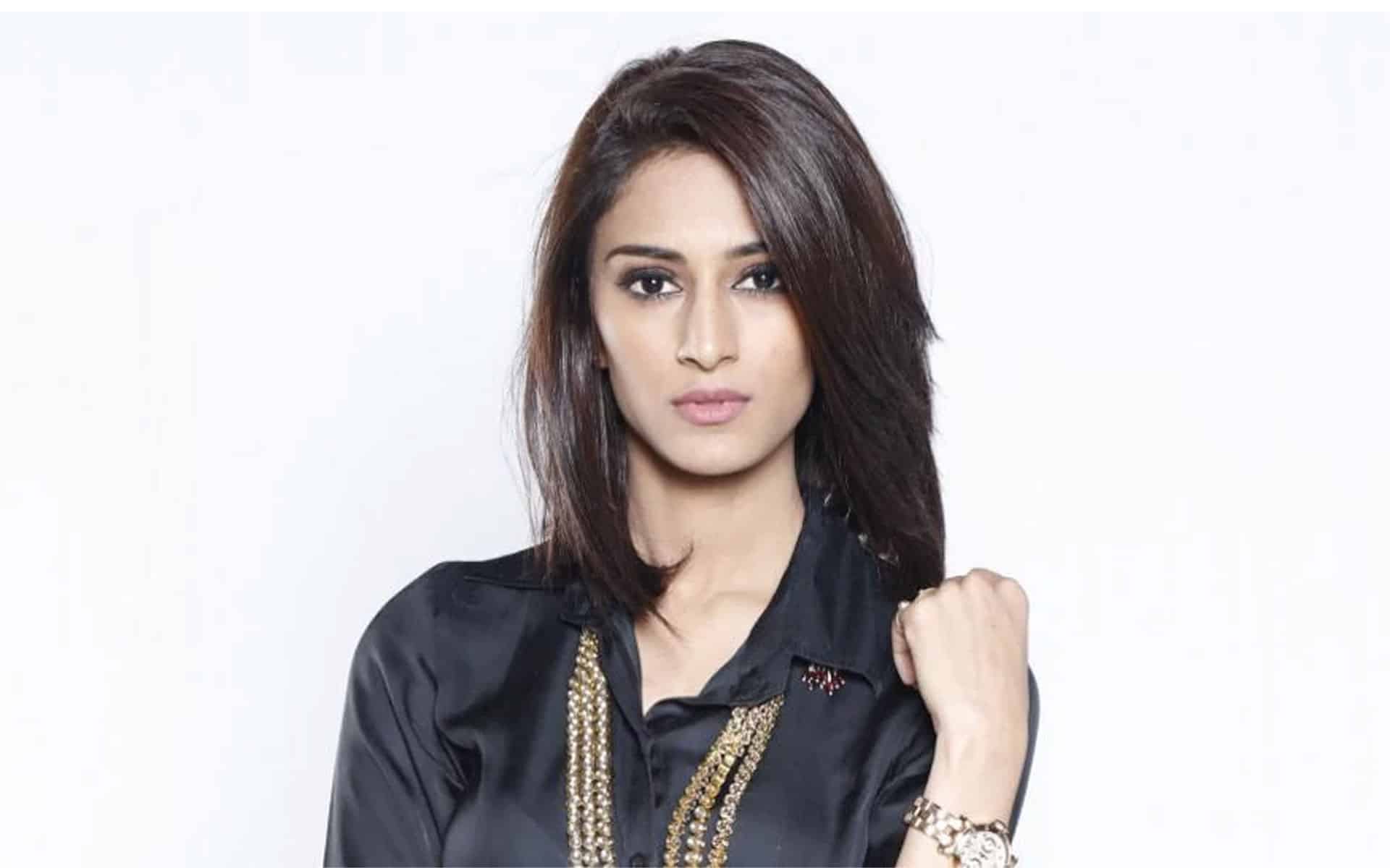 Erica Fernandes Quits 'Kuch Rang Pyaar Ke Aise Bhi', Says Her Character Was weak and confused