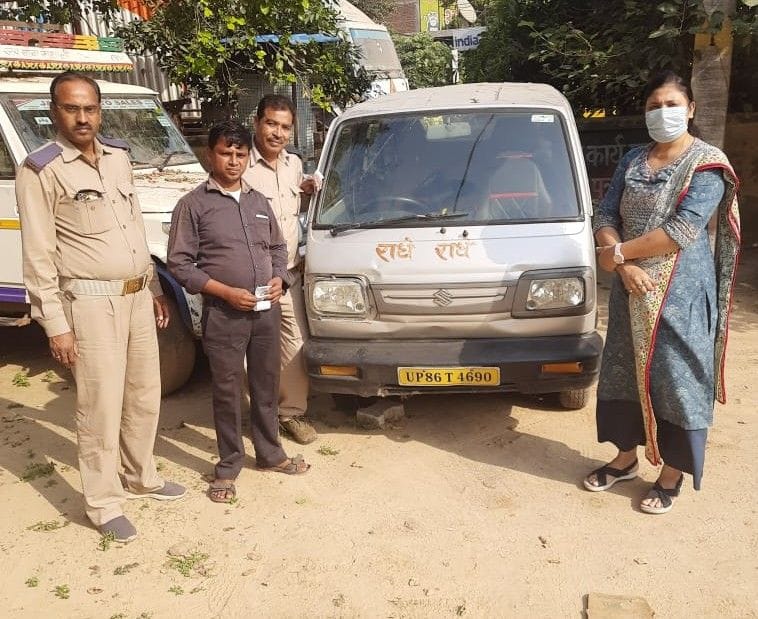 Hathras: Challan of three dozen vehicles for non-deposit of road tax