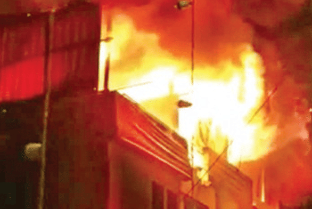 Fire in Indore: Shops engulfed in flames in electronic complex, firefighters who went to extinguish the blast injured