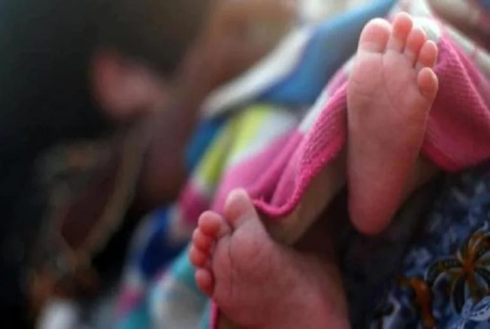 Delhi shalimar bagh mother killed three month old daughter then wept a lot know what is full story