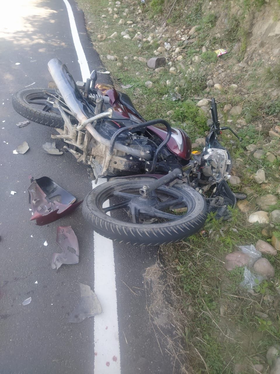 Bike collides with bus, painful death of young man