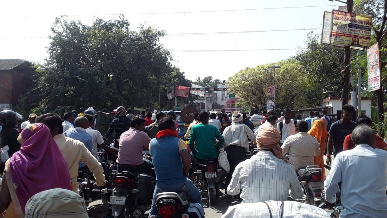 raolway barrier disturbed jam