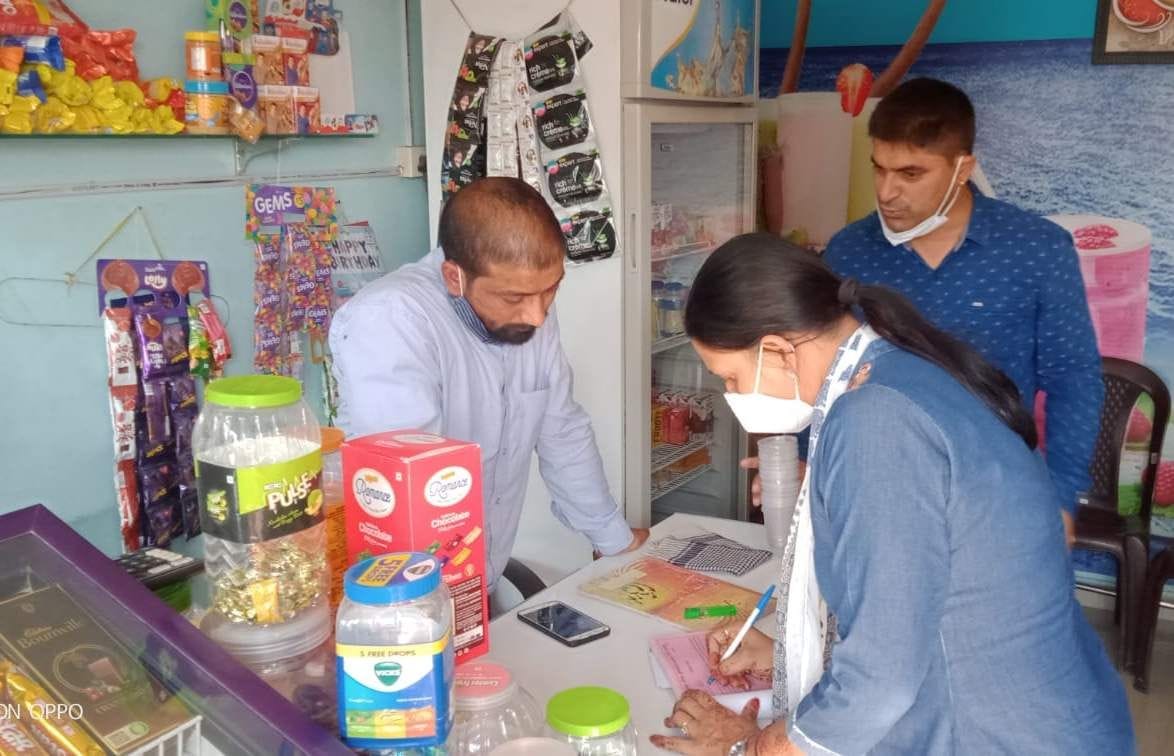 Six challans deducted for spreading garbage