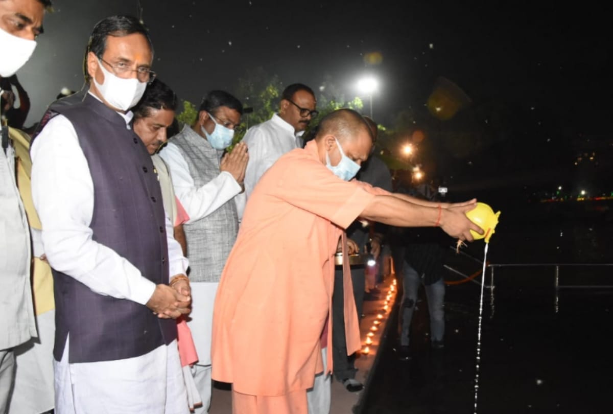Lucknow: Beginning of Vikas Deepotsav, Yogi said - Governments were afraid to go to Ayodhya, ministers did not take the name of Ram-Krishna