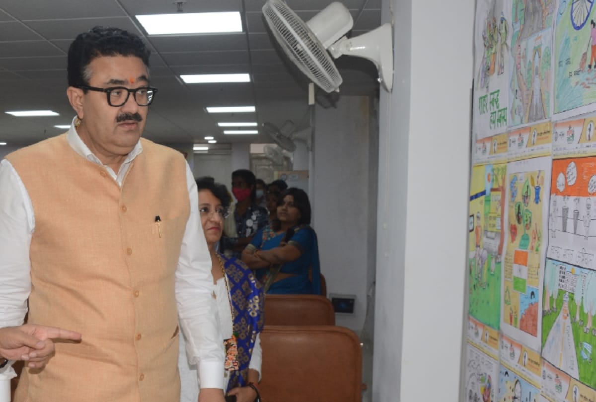 Lucknow: Contribution made in promotion of Swadeshi, got respect, winning students of painting competition also rewarded