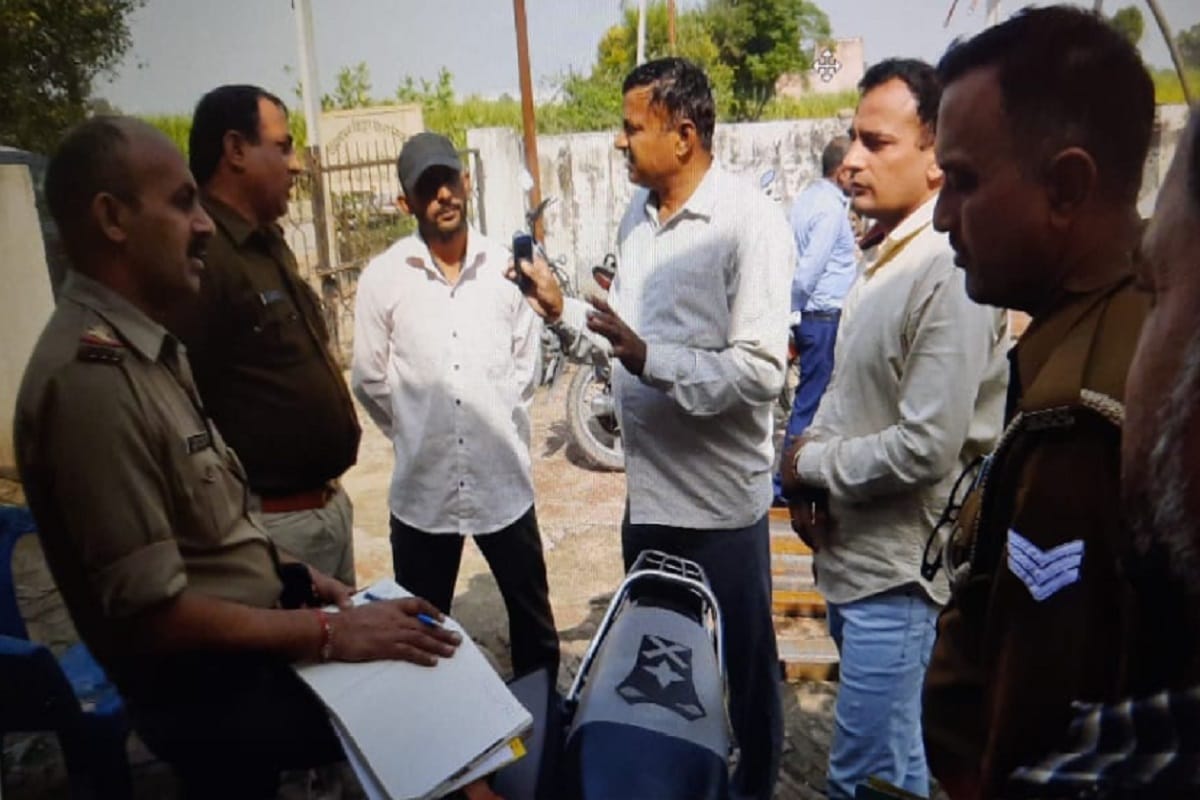 Meerut News: miscreants have looted goods of many lakhs rupees from the power house in Partapur
