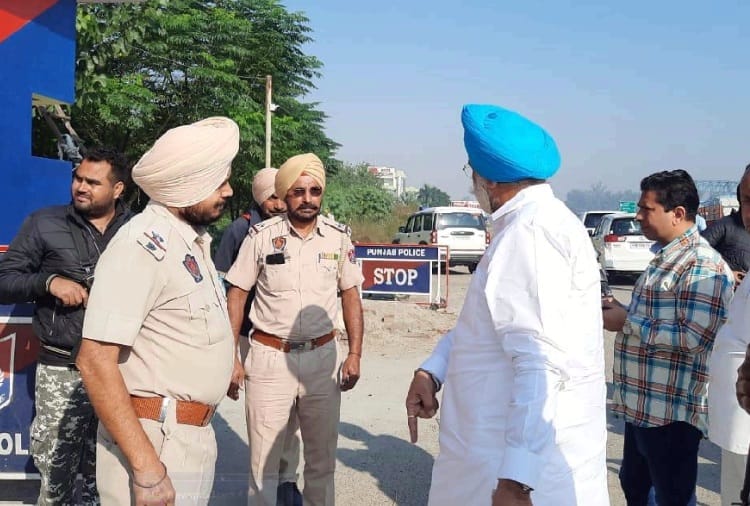 Deputy CM Sukhjinder Randhawa suspend Four Policemen
