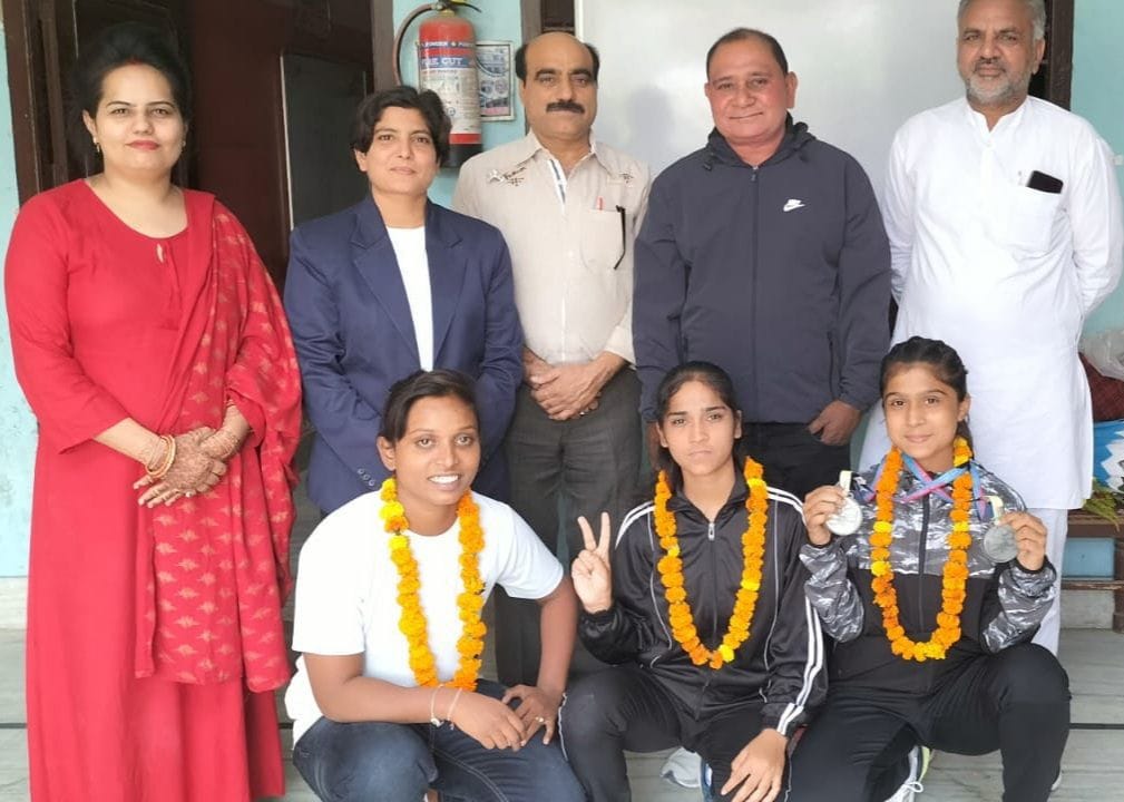 Sportsman Jeevan Vijeta won silver medals in Changqan and Daoshu events