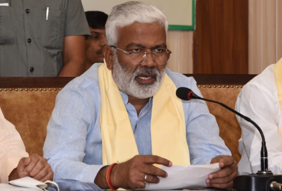 Swatantra dev Singh comments on Imran masood joining Samajwadi Party.
