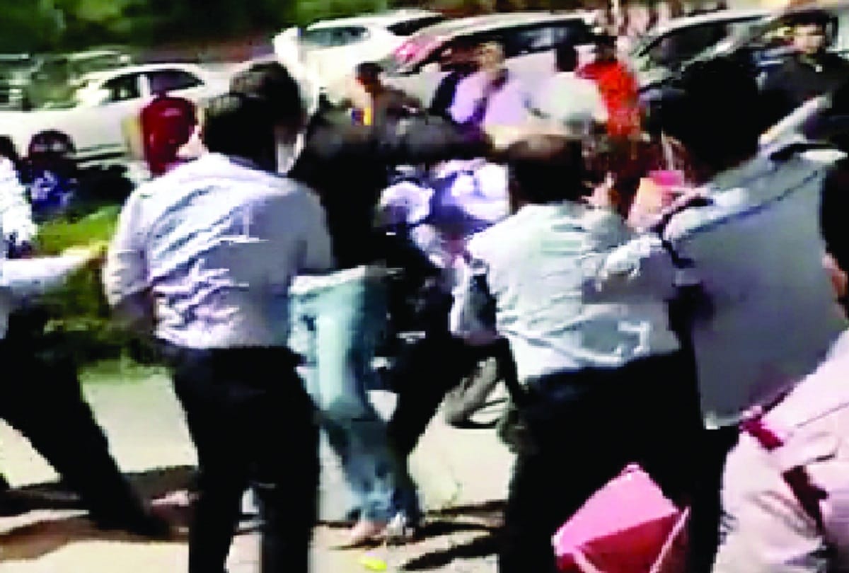 Guards beat two youths with sticks in Amrapali Sapphire