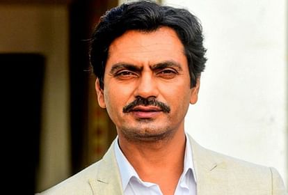 Nawazuddin Siddiqui: मनोज बाजपेयी को गंभीरता से नहीं लेते थे नवाजुद्दीन? इस नाटक के दौरान हुई थी पहली मुलाकात Jogira Sara Ra Ra Actor Nawazuddin Siddiqui says he did not take Manoj Bajpayee seriously when they first met