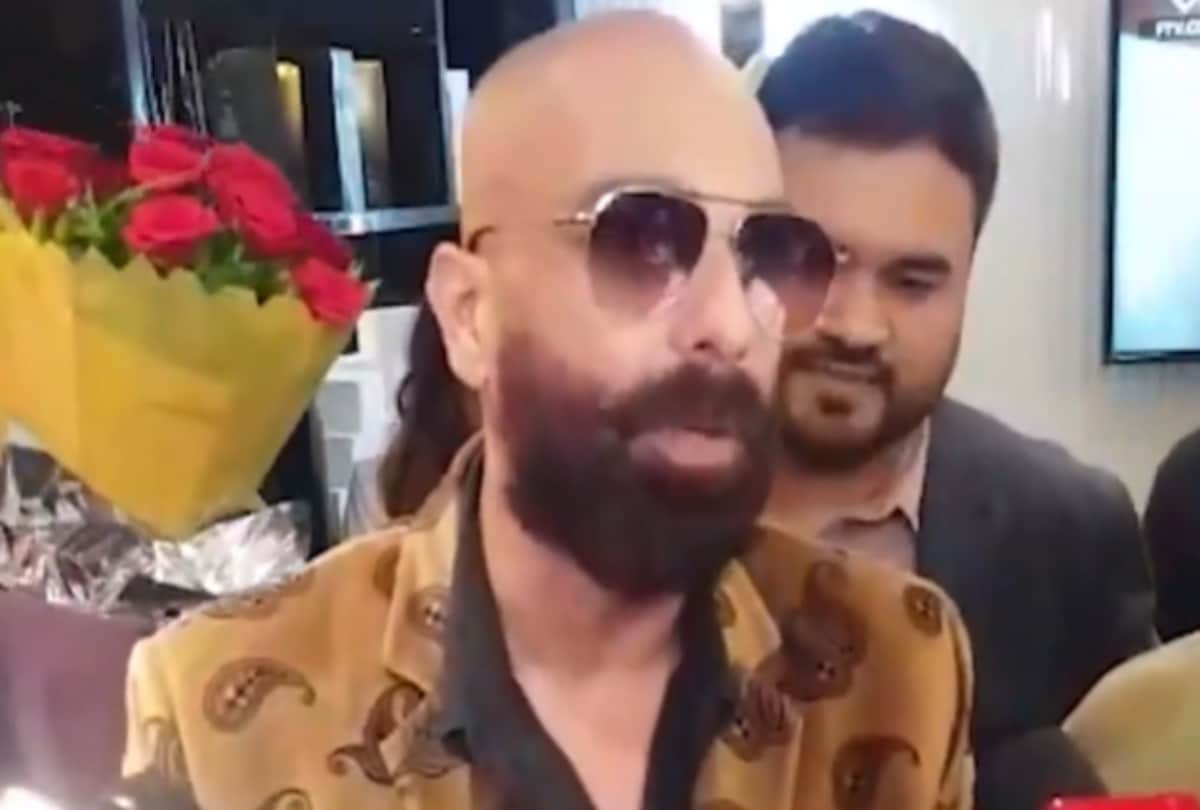 Kashif Khan denies Nawab Malik allegations says  I don't even know Sameer Wankhede
