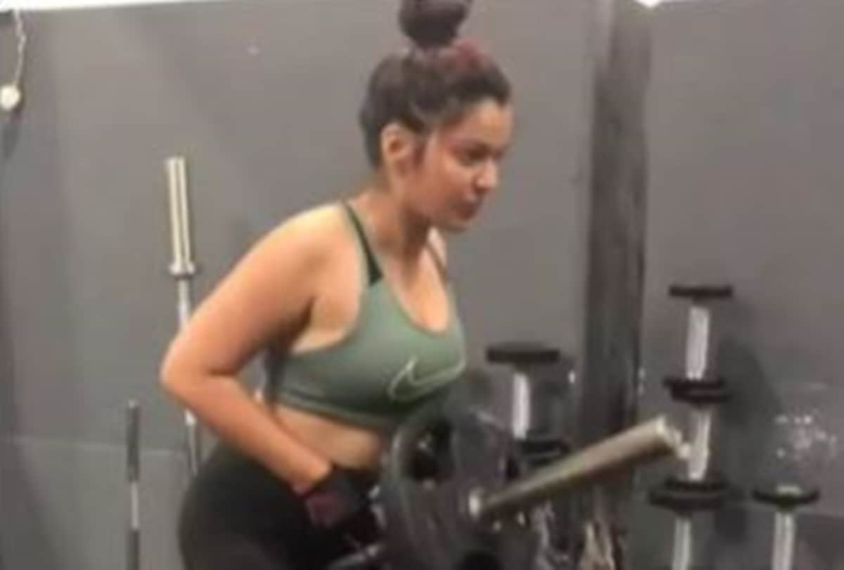 Monalisa to sambhavna seth these actresses are fitness freak of bhojpuri industry see photos