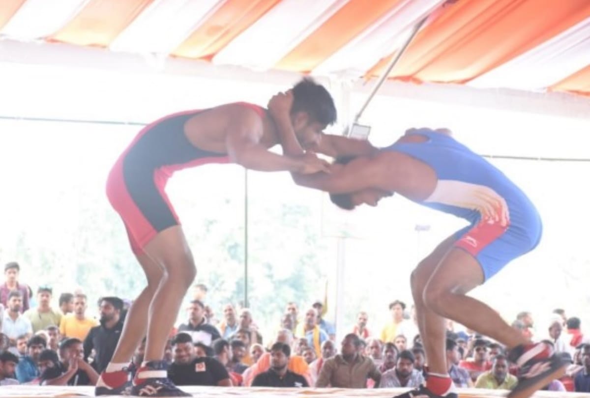 Meerut wrestlers dominate first day of senior state wrestling in Gorakhpur