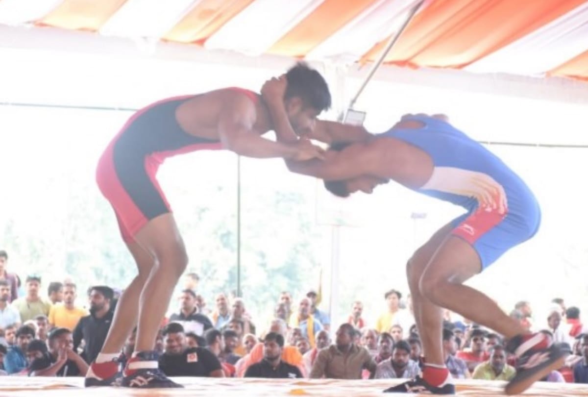 Meerut wrestlers dominate first day of senior state wrestling in Gorakhpur