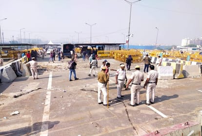 Kisan Andolan: Delhi Police Work To Remove Barricading Started From Gazipur Border Heavy Police Force Deployed