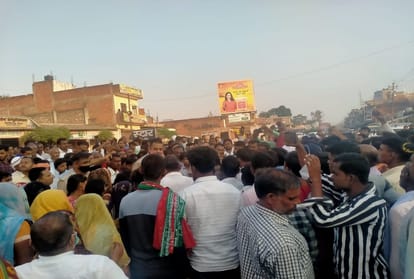 Kaushambi Four killed in massive road accident in Puramufti