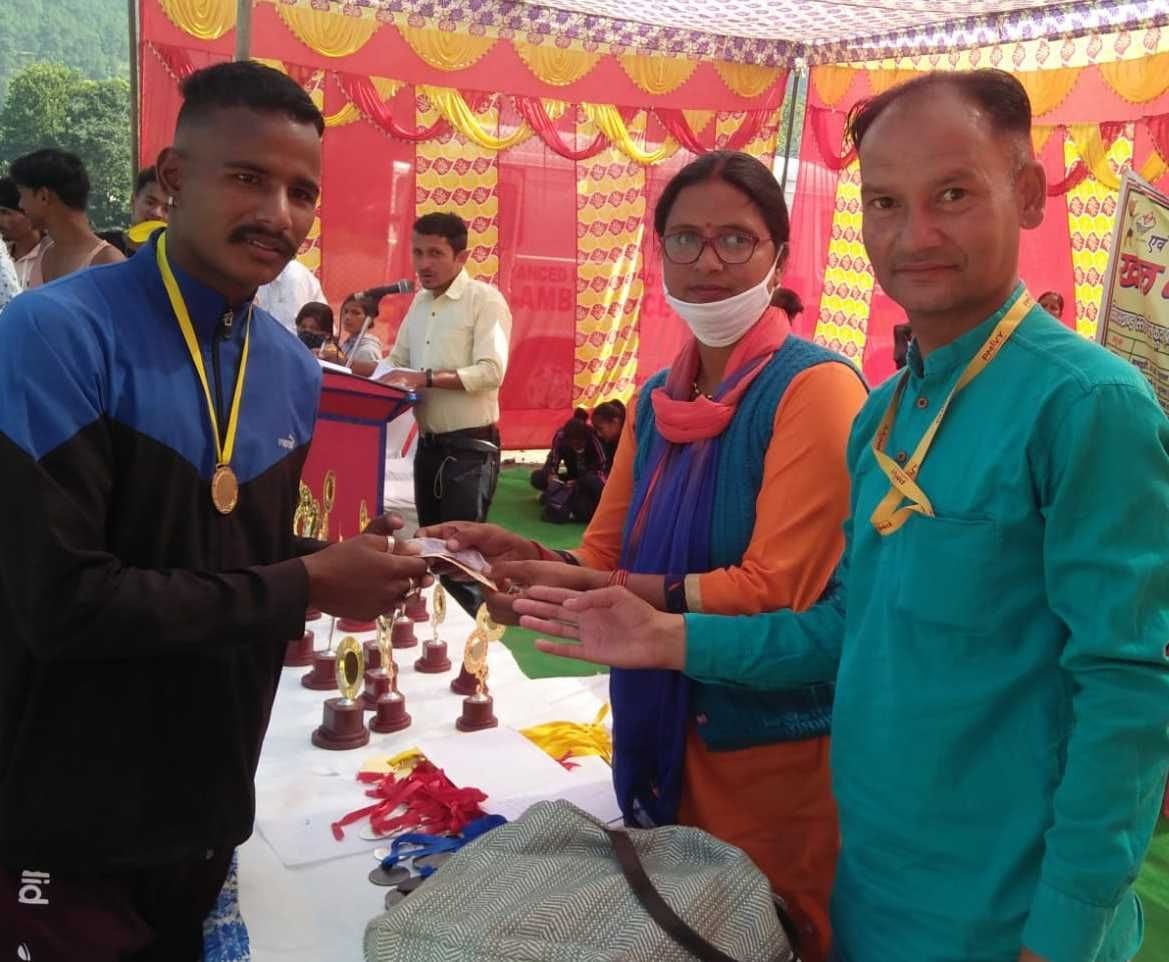 Mukesh Kumar and Rajni Joshi won the 100 meters race