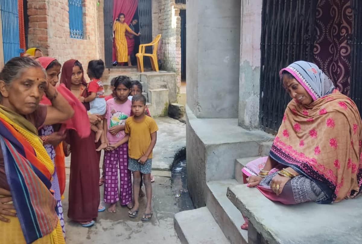 painful story of road accident five people death in kushinagar