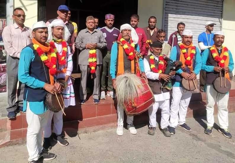 Malkha Dungarcha's team topped in traditional instrument playing competition