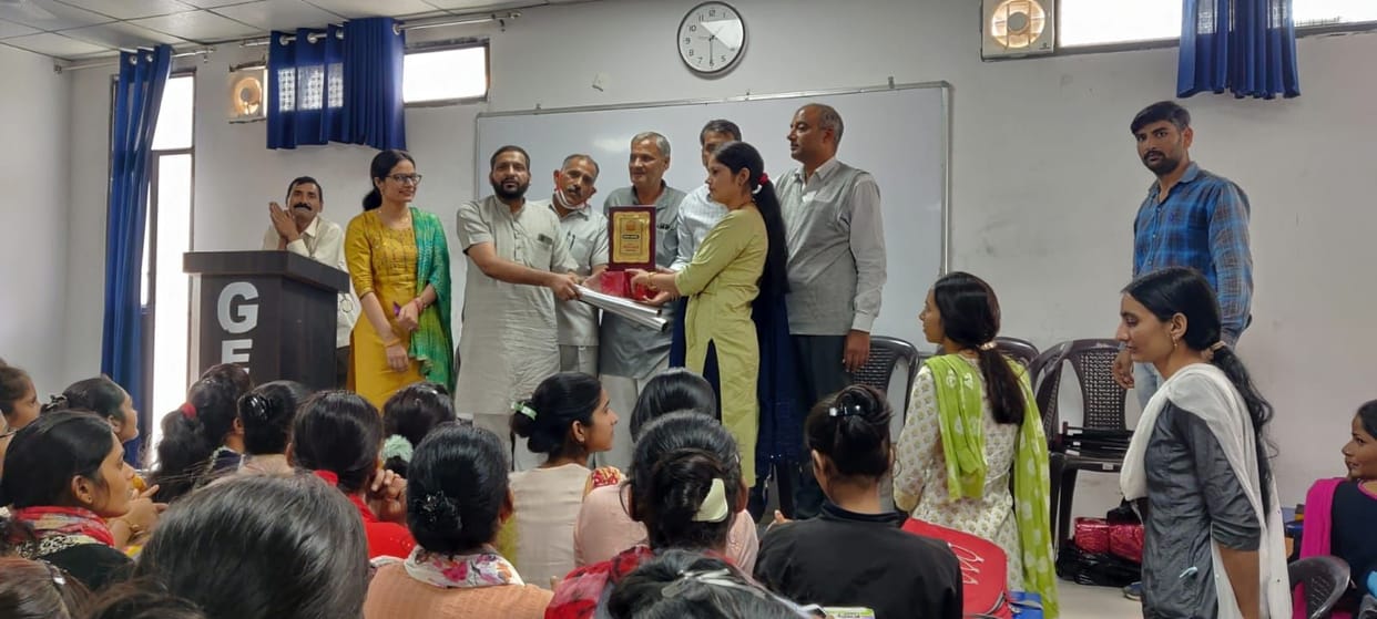 In Haryana Police Sub-Inspector recruitment, the girl students of Genius Academy waved their glory