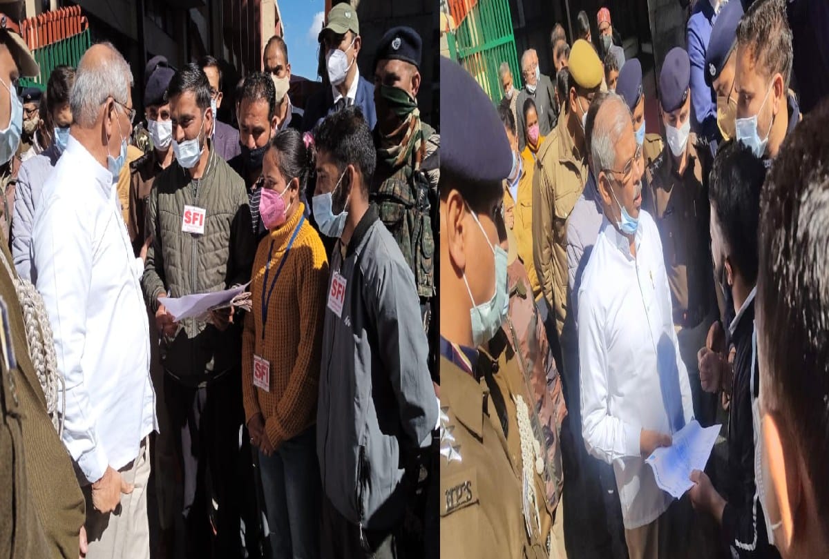 SFI demonstration in HPU Shimla on direct admission in PhD, slogans raised in front of Governor