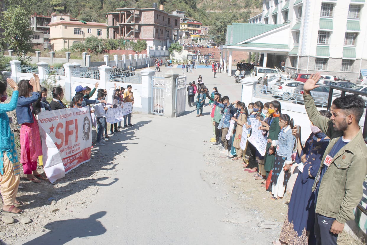 SFI demonstrated in Chuvadi College