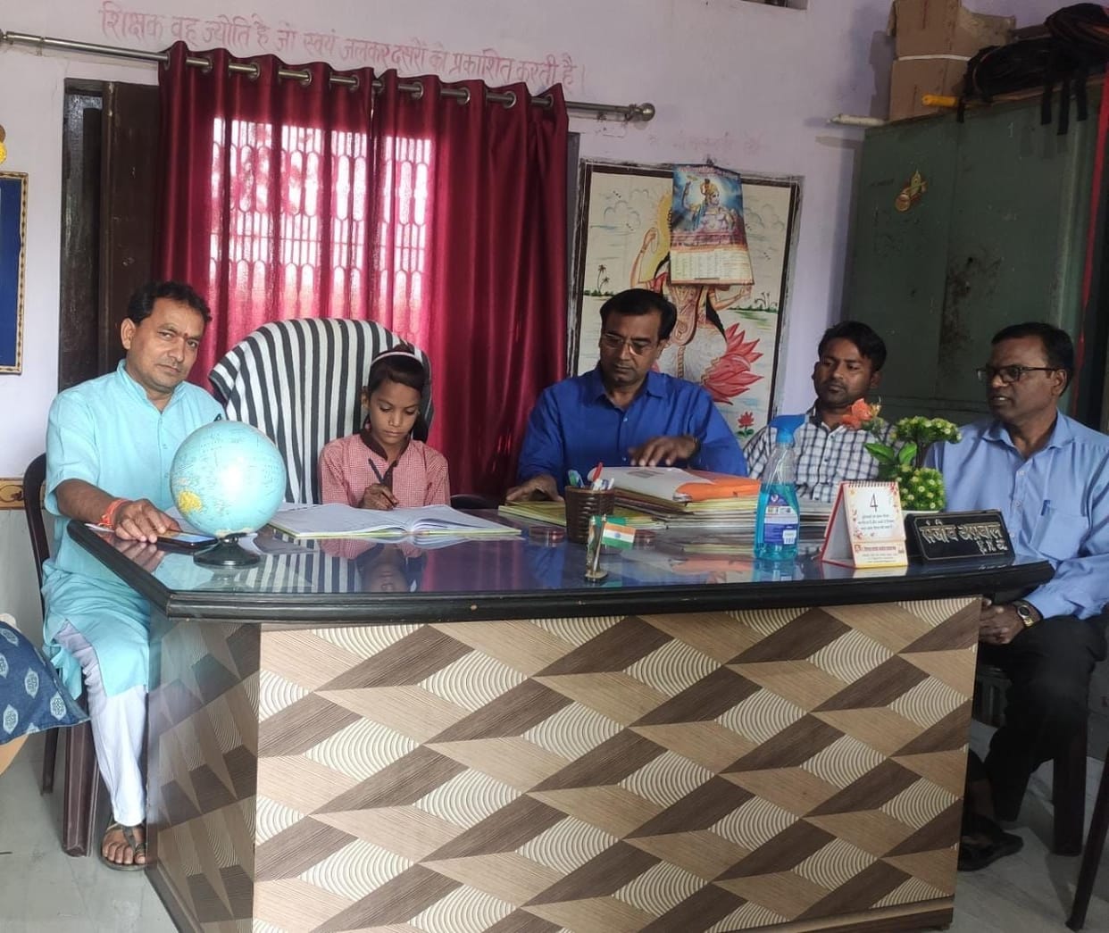 Mathura: 7th class student Shweta became head teacher