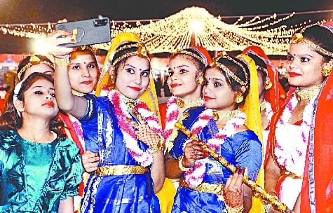 Municipal Corporation's Diwali fair begins, people enjoy cultural programs
