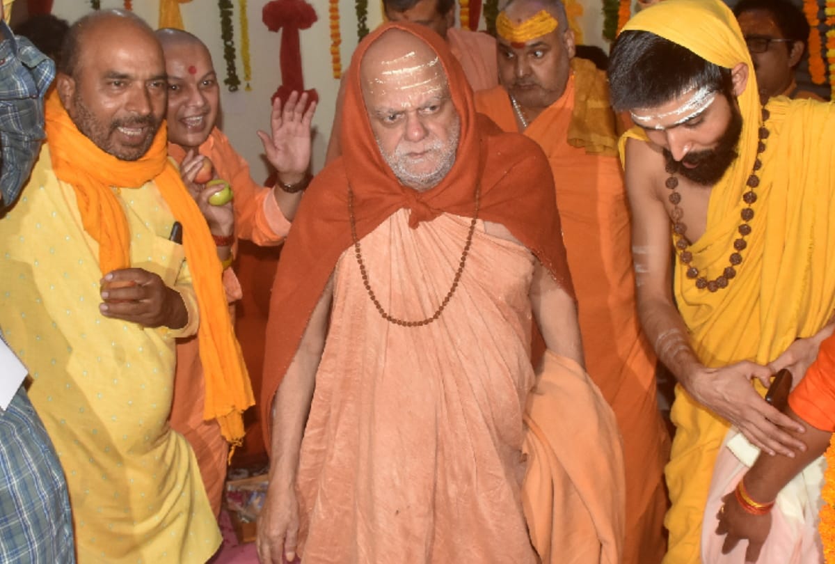 Shankaracharya Swami Nischalanand Saraswati of Govardhan Math Puri communication with Aditya