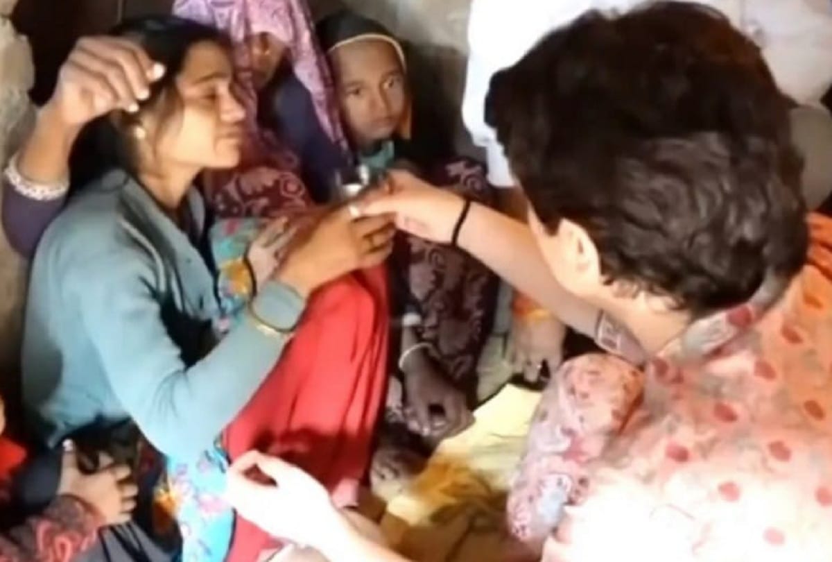 priyanka gandhi sent sacks of fertilizer to house of dead farmers in lalitpur