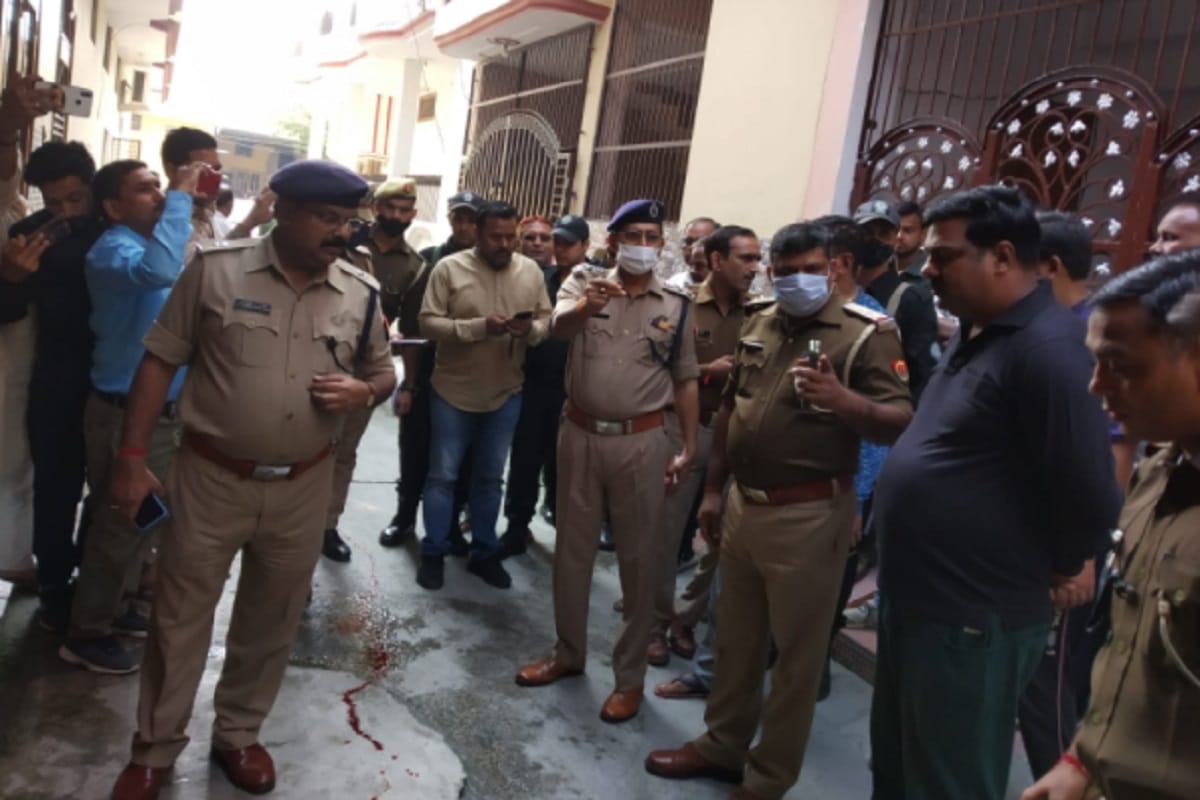 UP Crime News: A man has murdered his wife English spokesperson Priya Sharma in Bijnor and see photos