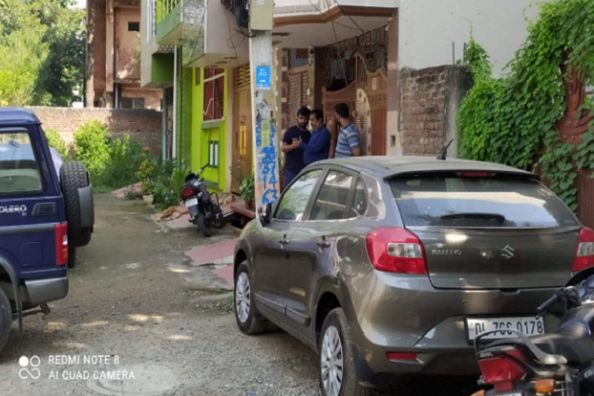 UP Crime News: A man has murdered his wife English spokesperson Priya Sharma in Bijnor and see photos