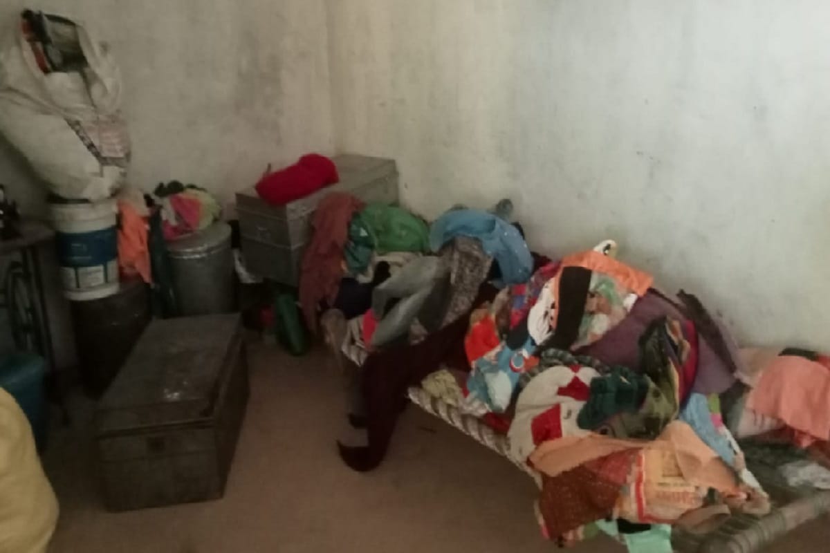 UP Crime News: Crooks have robbery was in five houses in Sardhana and the meat factory of the brother of the former minister
