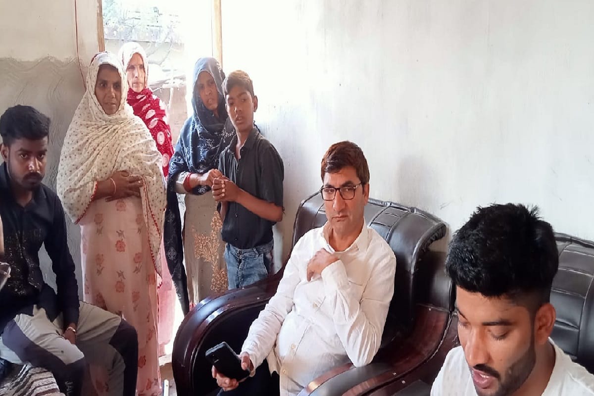 UP Crime News: Crooks have robbery was in five houses in Sardhana and the meat factory of the brother of the former minister