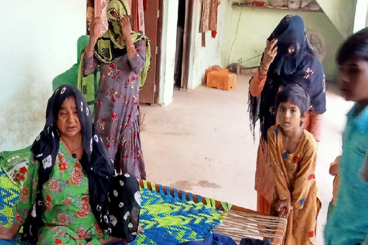 UP Crime News: Crooks have robbery was in five houses in Sardhana and the meat factory of the brother of the former minister