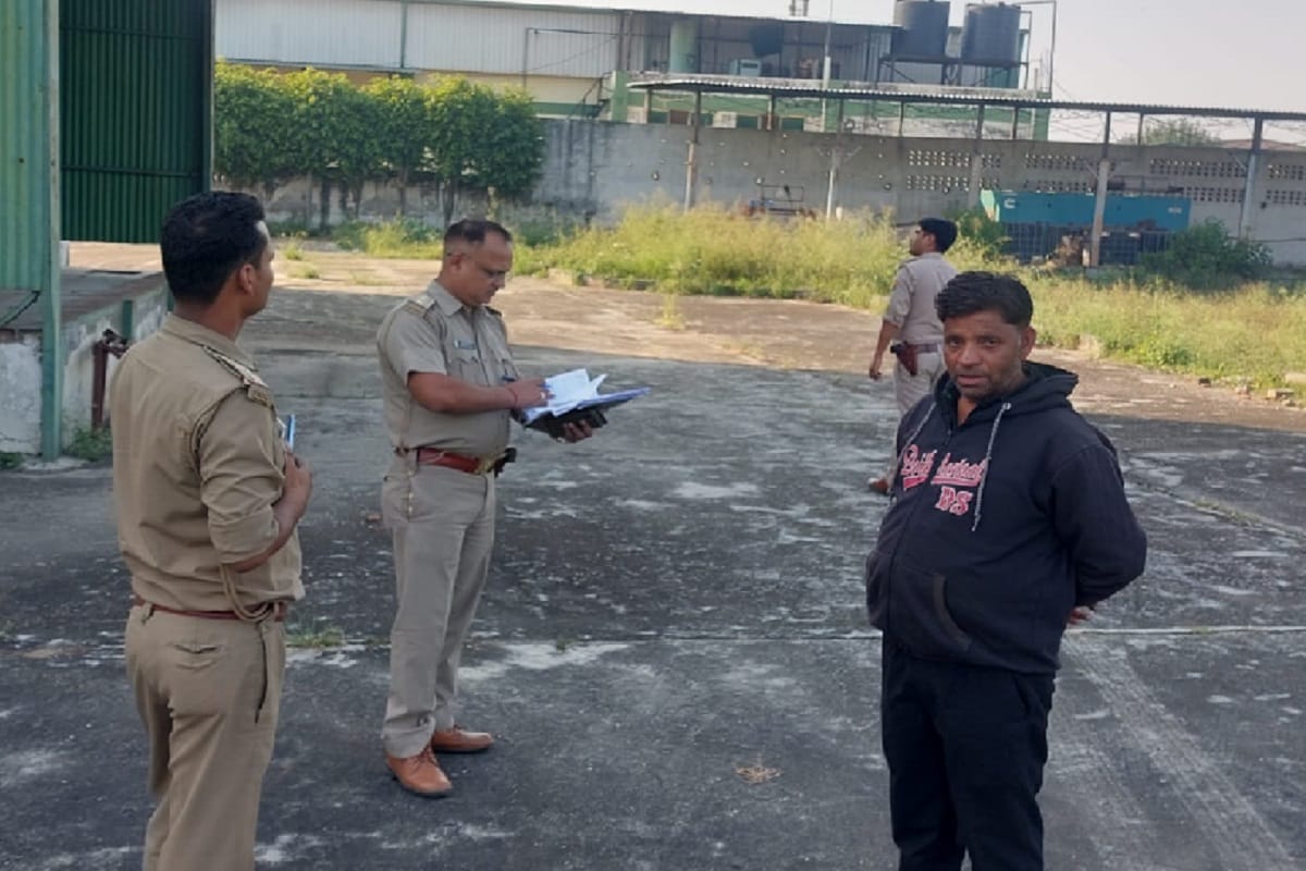 UP Crime News: Crooks have robbery was in five houses in Sardhana and the meat factory of the brother of the former minister