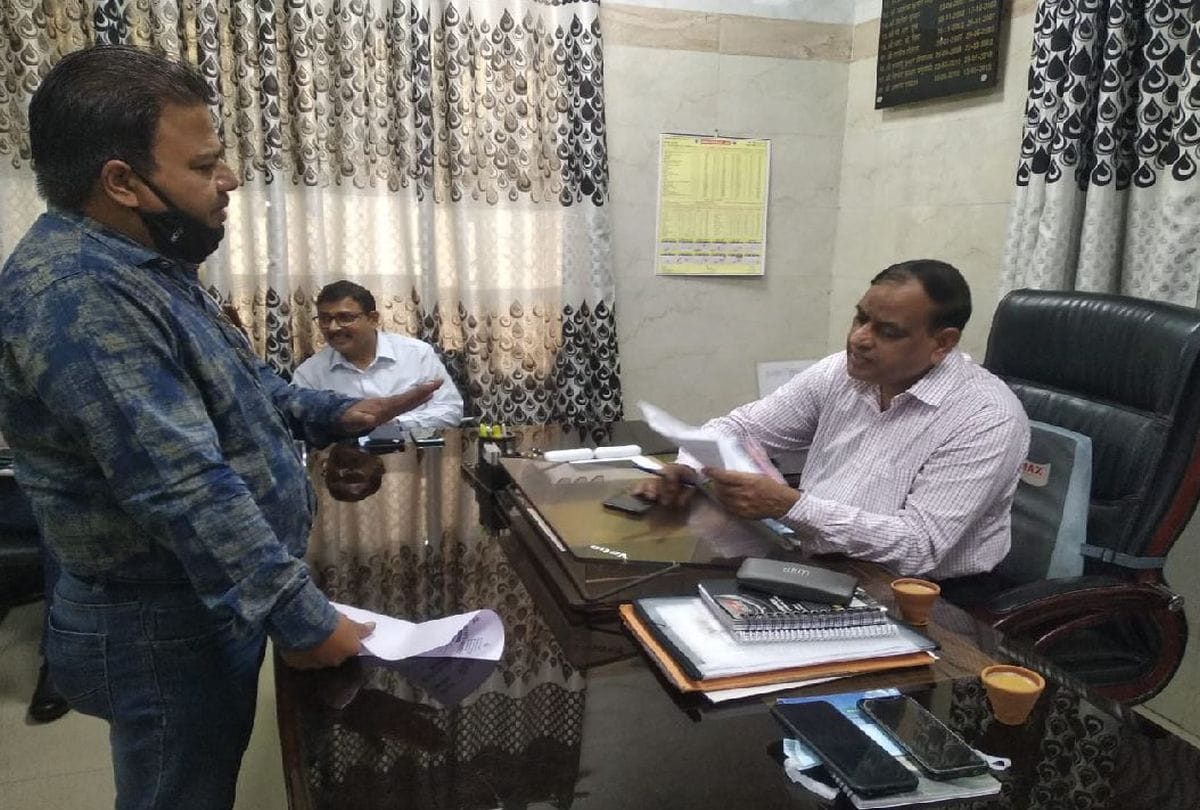 Progressive Agra Parents Association Demands School Closed Due To Dengue And Viral Fever